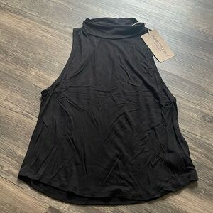 ☘️☘️NWT black tank top